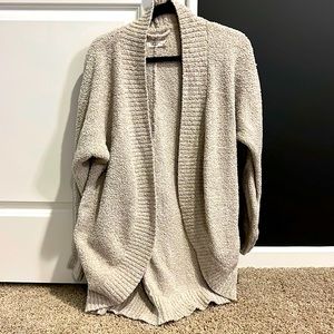 Ugg Cardigan in Grey, size Medium, great condition.